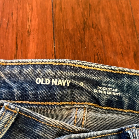 Old Navy Women’s Distressed Skinny Jeans – Size 0 - Picture 6 of 6